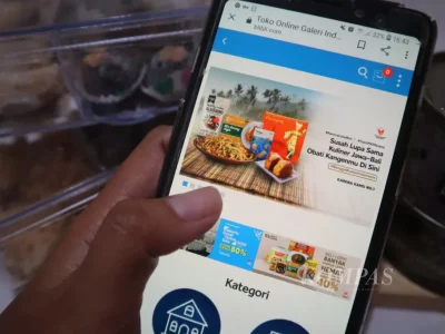 Persaingan Aplikasi Antar Makanan Dan Media Sosial