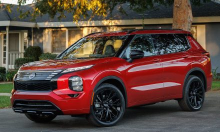 Mitsubishi Mulai Produksi Nissan Navara Dan Rogue PHEV