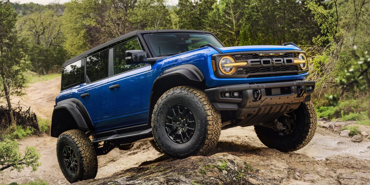 Ford Bronco Begitu Luar Biasa Menaklukkan Medan Off-Road