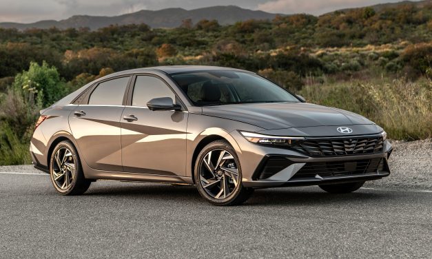 Hyundai Elantra Sebuah Sedan Dengan Desain Yang Futuristik