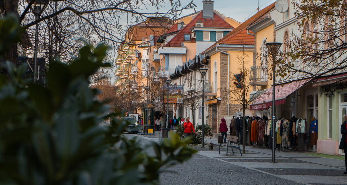 Kota Hévíz Terkenal Dengan Danau Termal Alaminya Yang Indah