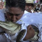 Unik! Walikota Meksiko Nikahi Buaya Betina Demi Kemakmuran