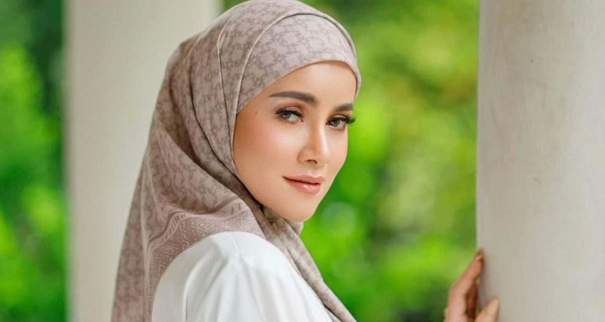 Olla Ramlan Sosok Elegan Di Dunia Hiburan & Fashion Indonesia