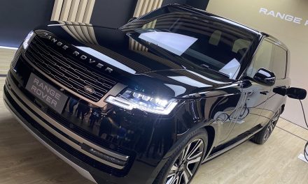 Range Rover PHEV Mobil Termewah Di Kelasnya