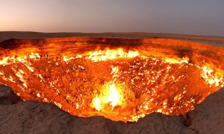 Darvaza Gas Crater Dengan Julukan Door To Hell