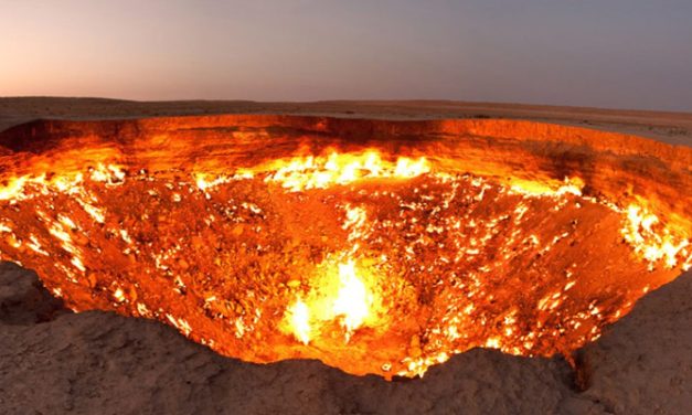 Darvaza Gas Crater Dengan Julukan Door To Hell