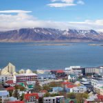 Kota Reykjavik Di Kelilingi Oleh Landskap Vulkanik Yang Dramatis