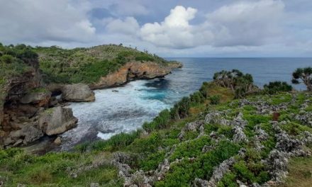 Pantai Midodaren Icon Wisata Tulungagung Yang Menakjubkan