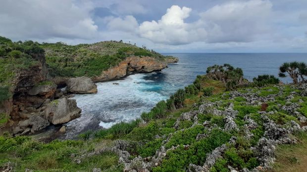 Pantai Midodaren Icon Wisata Tulungagung Yang Menakjubkan