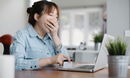 Tips Mengurangi Rasa Ngantuk Saat Bekerja Di Depan Laptop