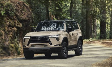 Mobil Lexus GX Desain Mencolok Dan Bodi Yang Kekar
