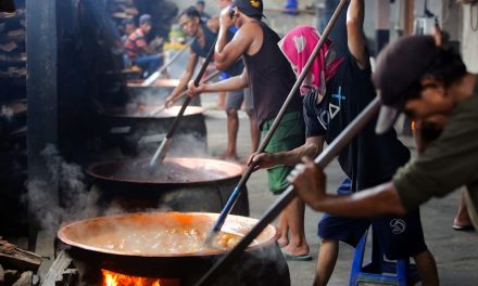 Peran Dodol Dalam Tradisi Kehidupan Masyarakat Indonesia